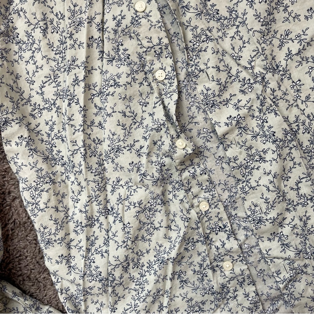 Abercrombie & Fitch Blue Floral Button Down Shirt Women’s Size Small - Picture 3 of 4